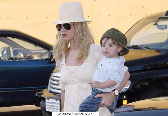 Brit si copiii sai - ***Winnie-Any*** - >* *<Brit photos