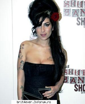 Britney VS Amy Winehouse - ***Winnie-Any*** - ==>>>>Brit. VS......