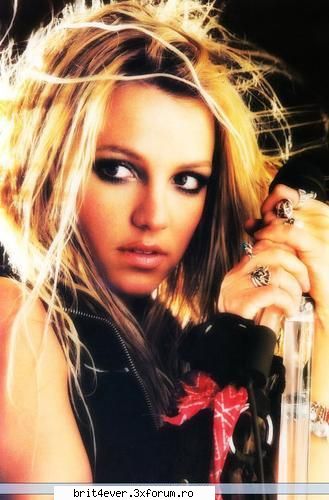Pozik zilei - ***Winnie-Any*** - >* *<Brit photos